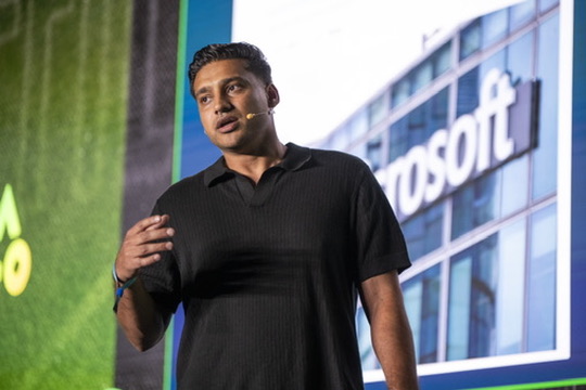 Samar Hussain speaking at Barcelona Affiliate Show